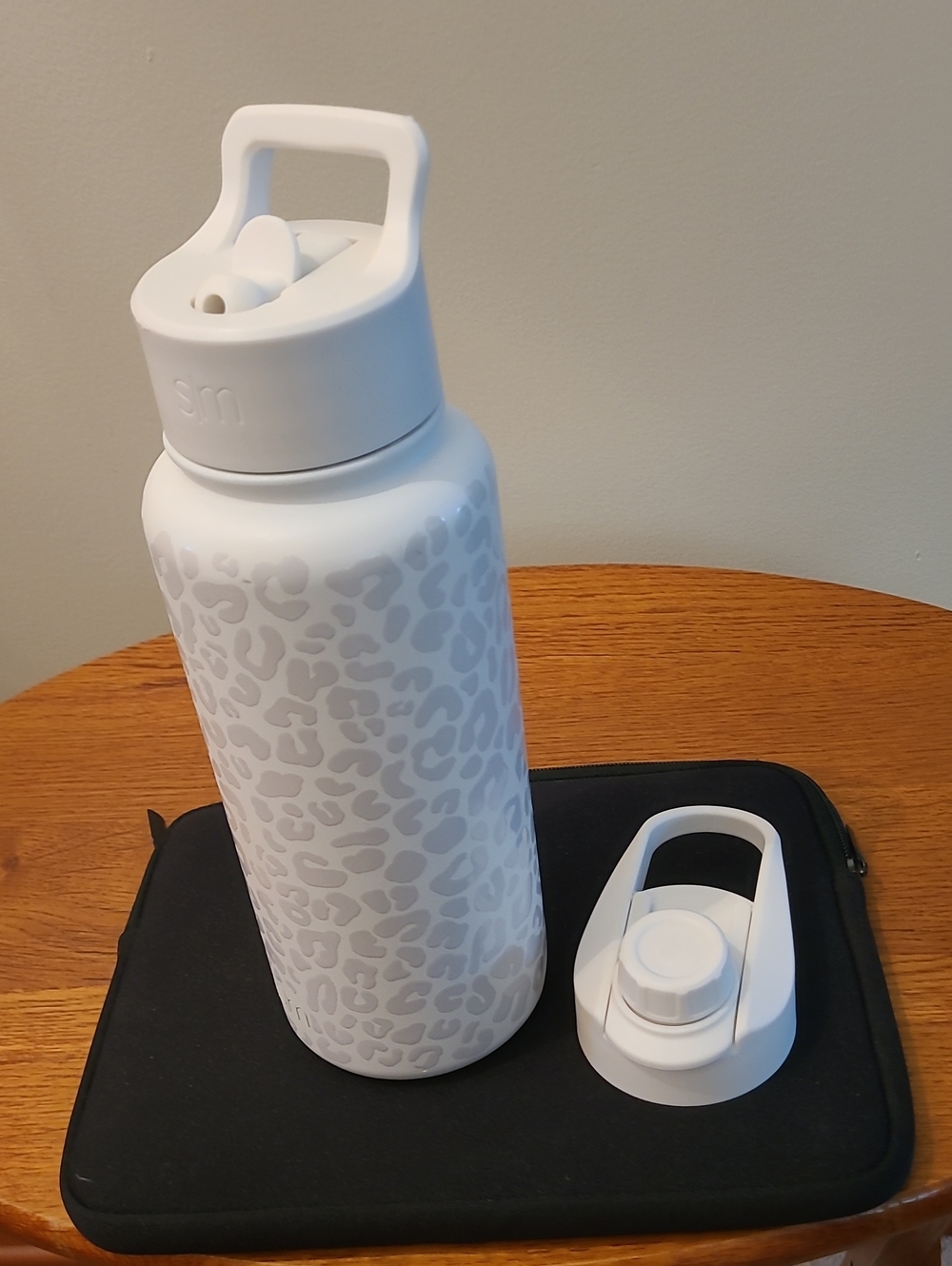 Simple Modern Summit 32 Ounce Water Bottle-2 Lids